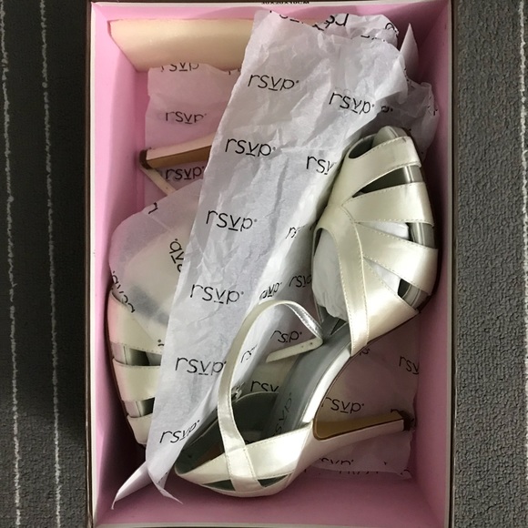 RSVP Ivory 👰🏻 Bridal/Prom Platform Shoes size 9W - Picture 8 of 8